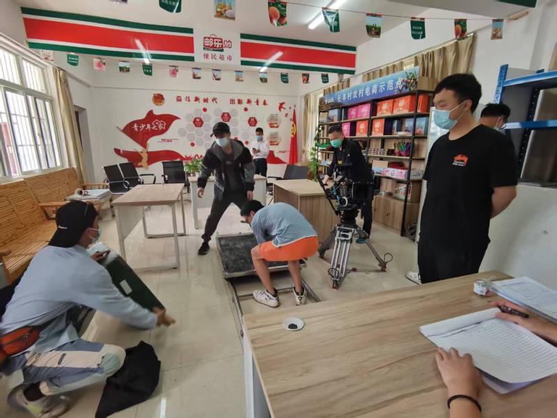 追星女孩心理学分析报告：怀安县广告片拍摄公司揭秘饭圈应援式传播逻辑